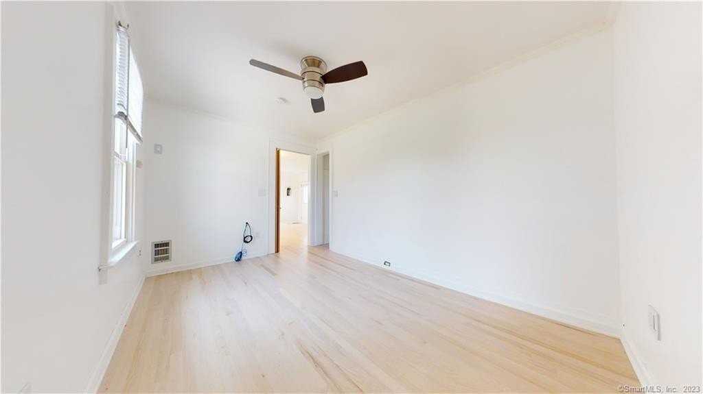 38 Concord Ave - Photo 3 of 30