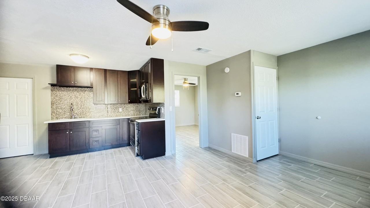 901 N Peninsula Dr #901 - Photo 3 of 18