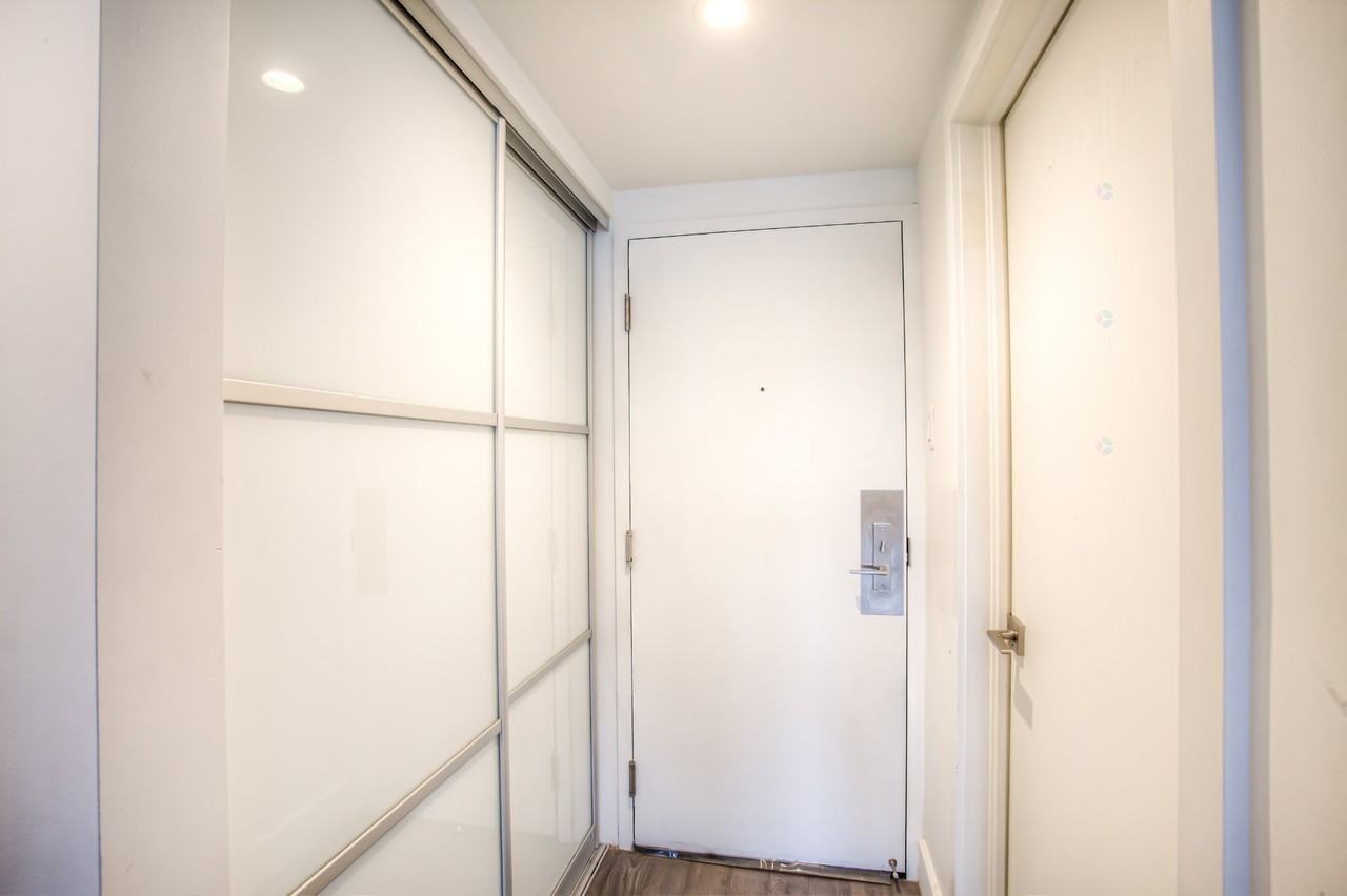 1390 Rue Du Fort - Photo 2 of 10