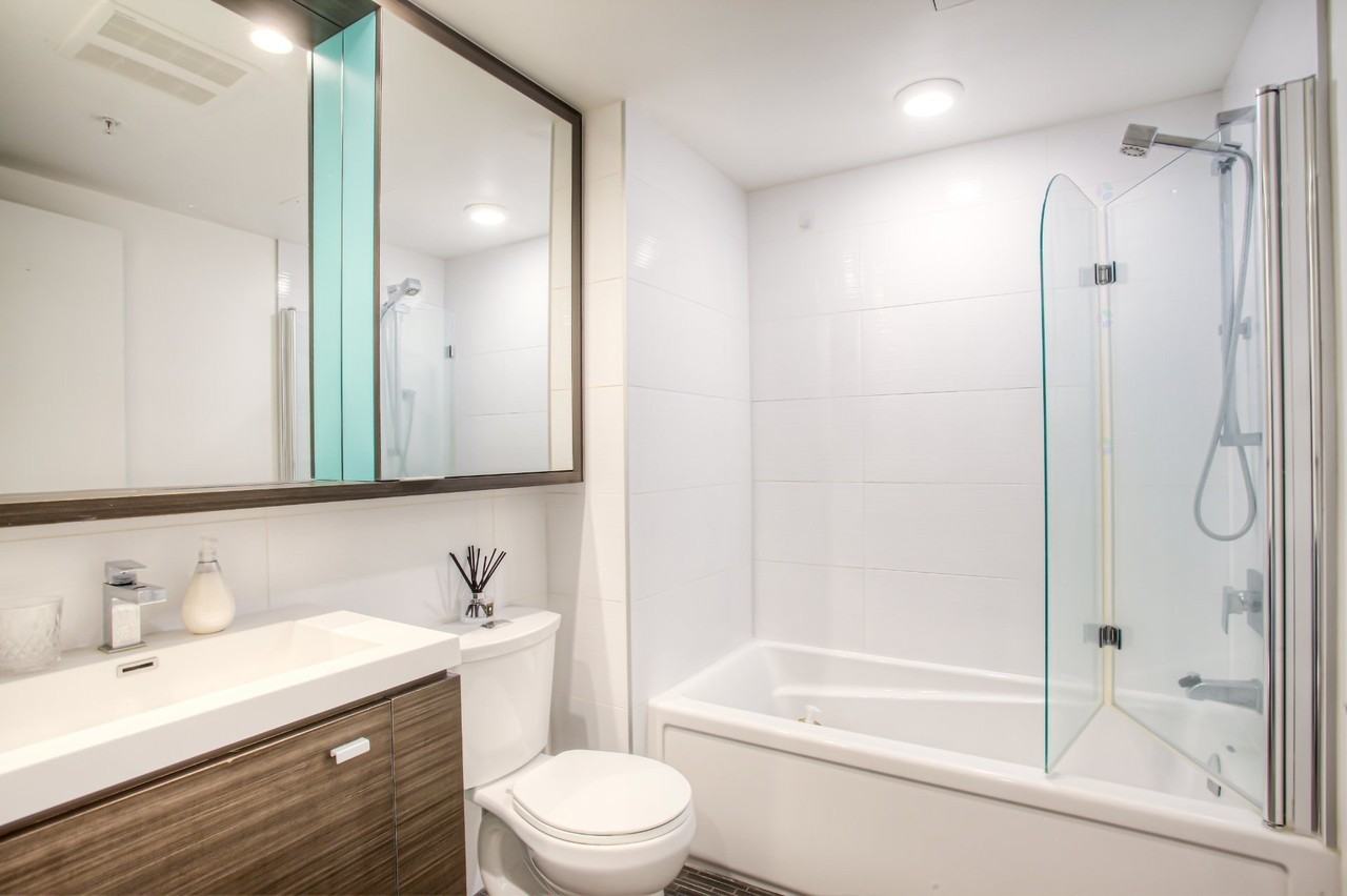 1390 Rue Du Fort - Photo 5 of 10