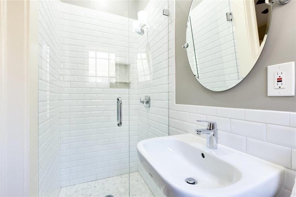 1337 N Highland Ave Ne - Photo 7 of 9