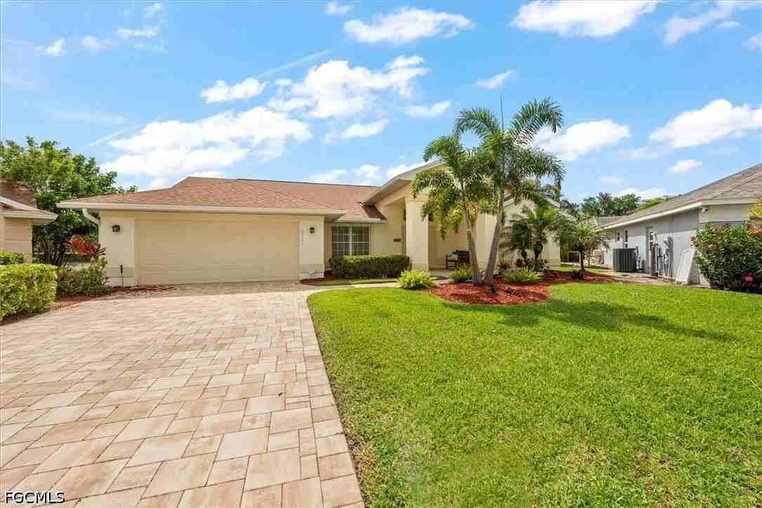 9241 Bramble Ct - Photo 5 of 50
