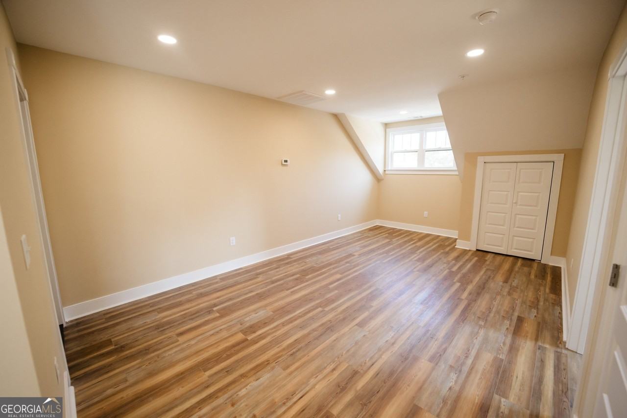 210 8th St W #4 - Photo 4 of 23