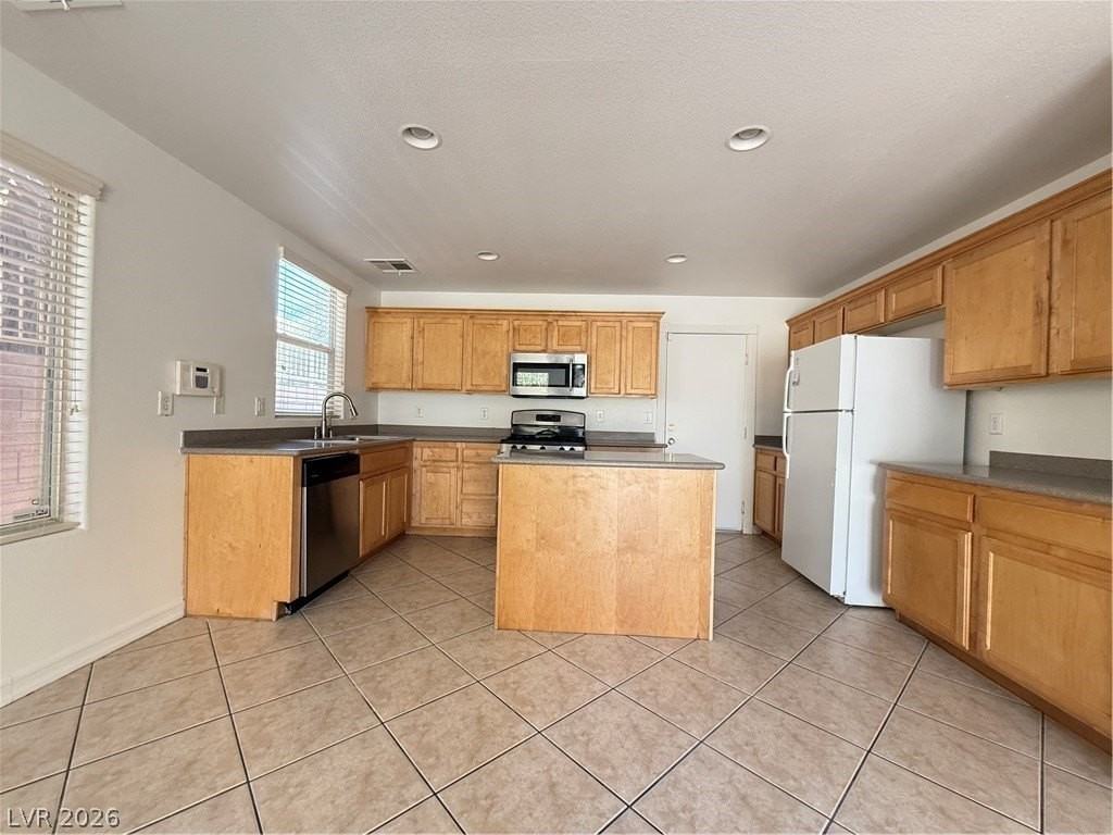 2696 Begonia Valley Ave - Photo 6 of 24