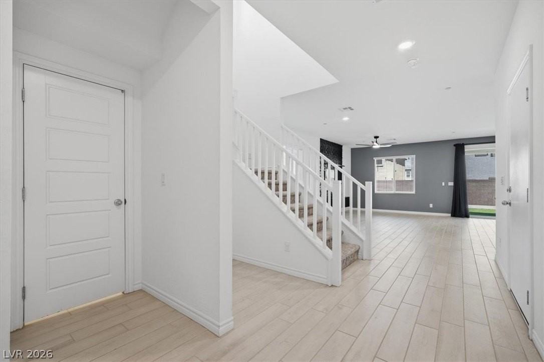 294 Mount Williamson St - Photo 2 of 29