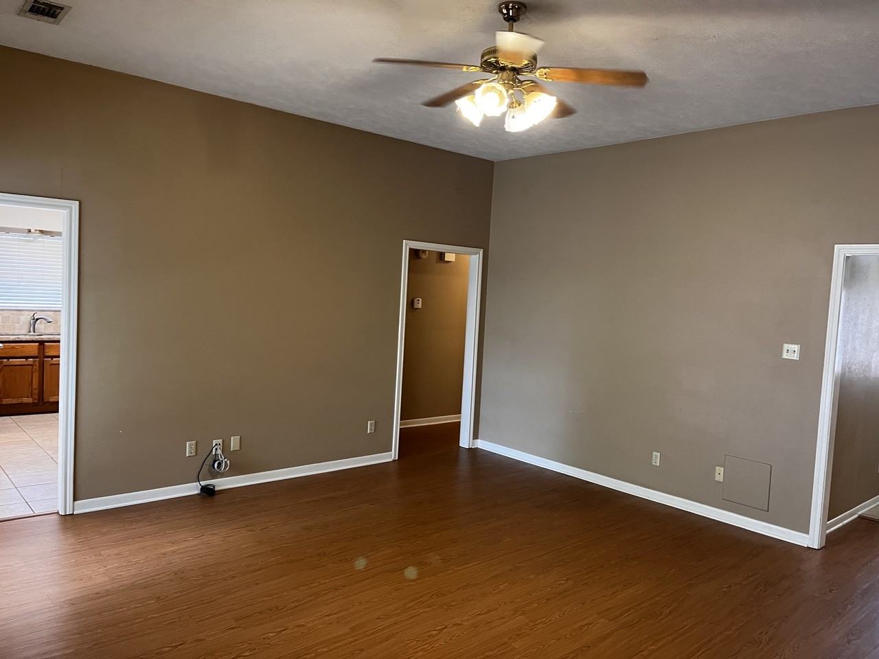 4009 Hunter Creek Dr #4009 - Photo 4 of 37
