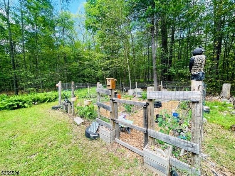 101 Flatbrook Rd - Photo 5 of 28