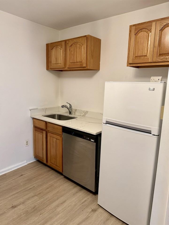 421 Adams St #2L - Photo 6 of 19