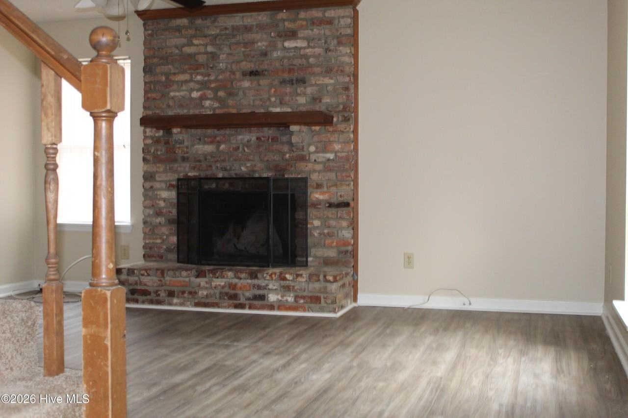 566 Fairfield Way - Photo 5 of 24