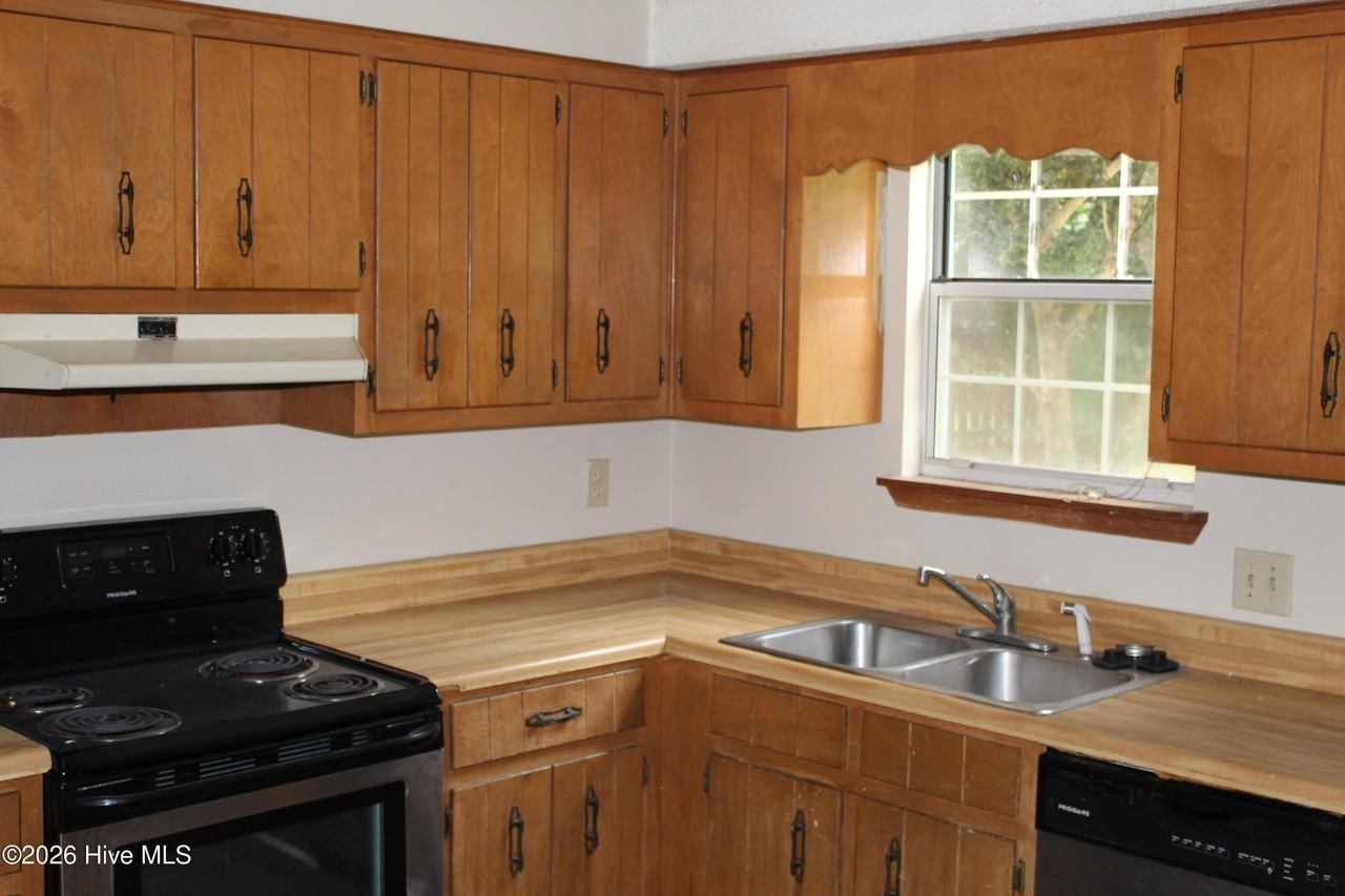 566 Fairfield Way - Photo 6 of 24