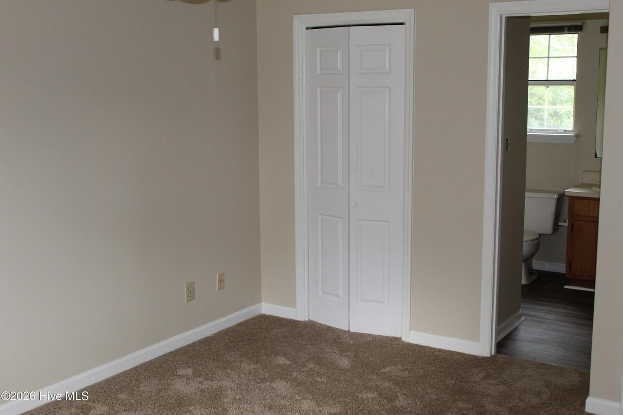 566 Fairfield Way - Photo 7 of 24