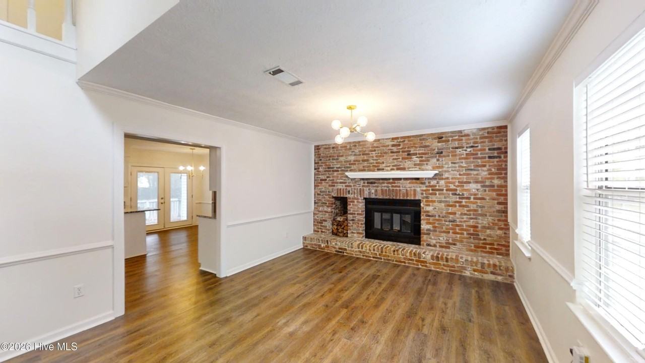 4139 Fair Oaks Rd - Photo 4 of 25