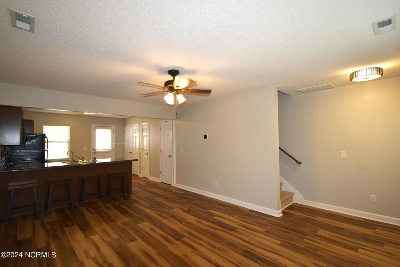 202 Lanieve Ct #4 - Photo 4 of 23