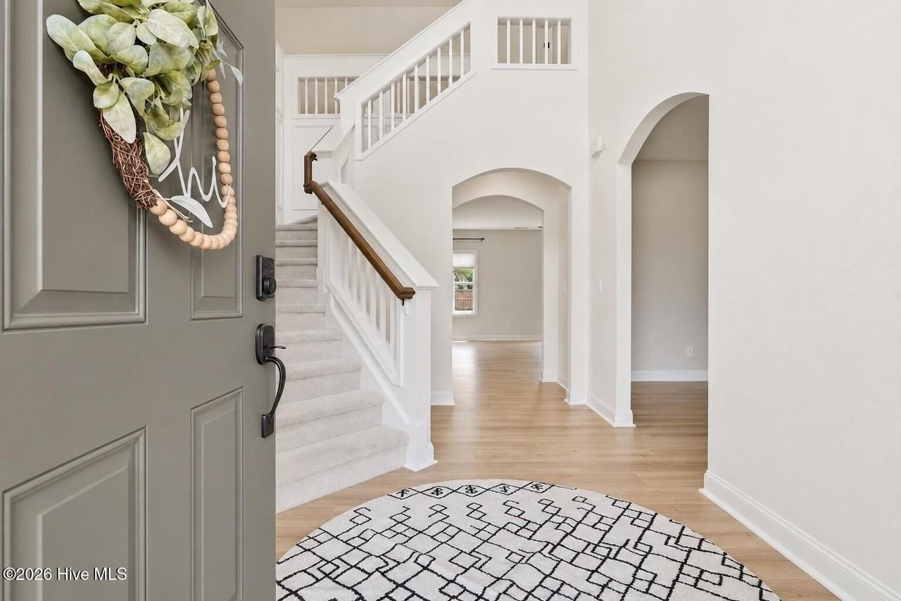 114 Sandy Springs Rd - Photo 3 of 50