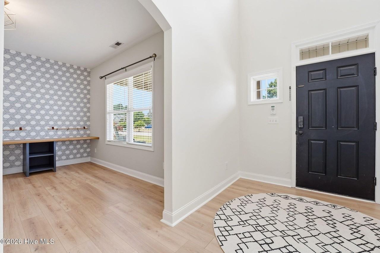 114 Sandy Springs Rd - Photo 5 of 50