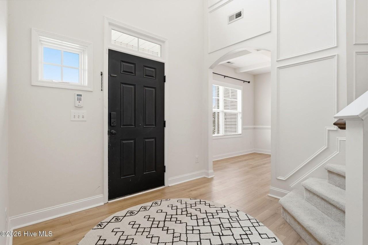 114 Sandy Springs Rd - Photo 7 of 50