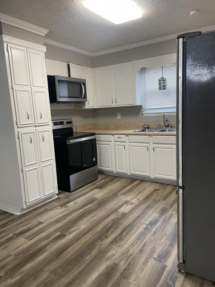 1910 Valley Spring Rd - Photo 3 of 15