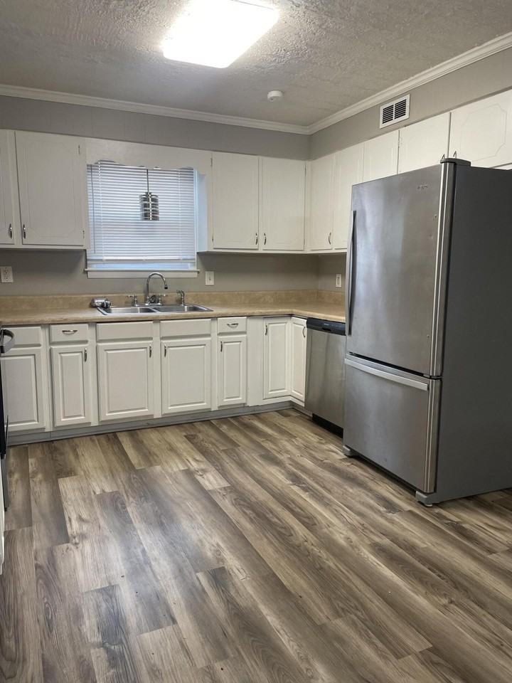 1910 Valley Spring Rd - Photo 4 of 15