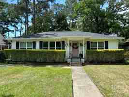 featured image of 105 E 66th St