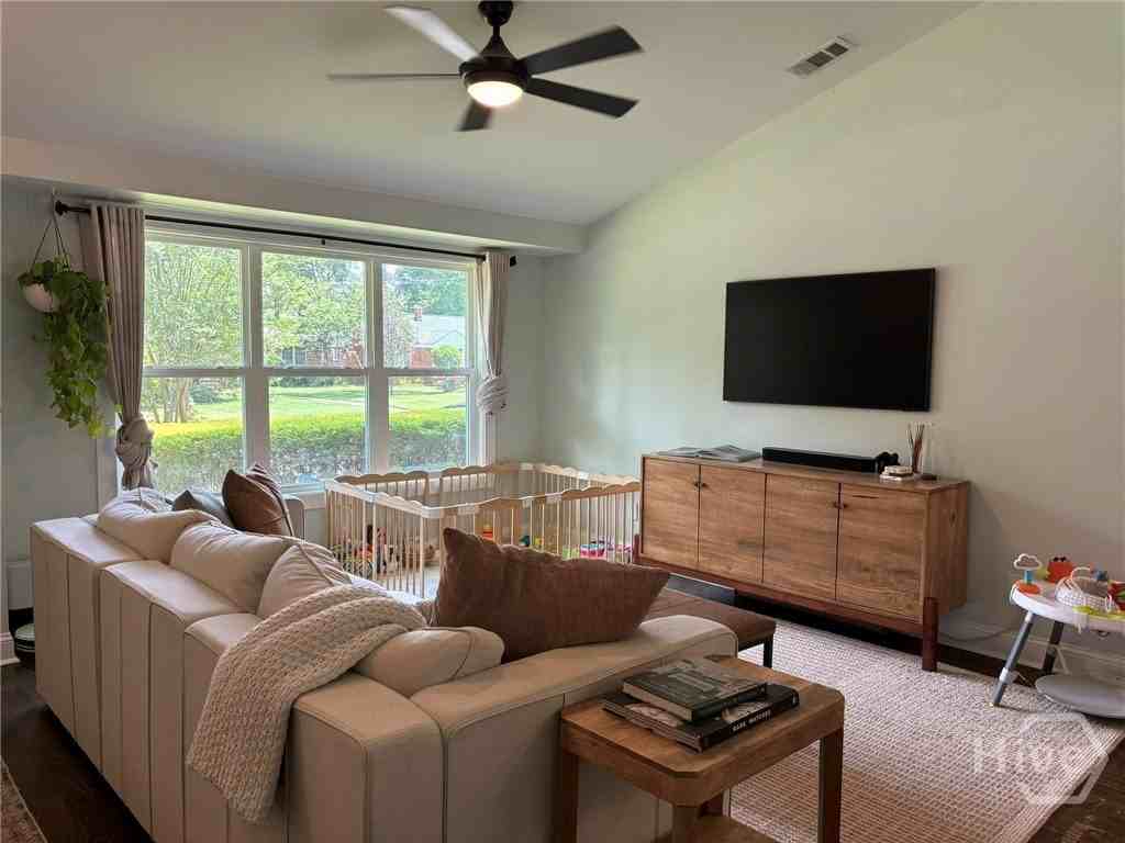 105 E 66th St - Photo 4 of 26