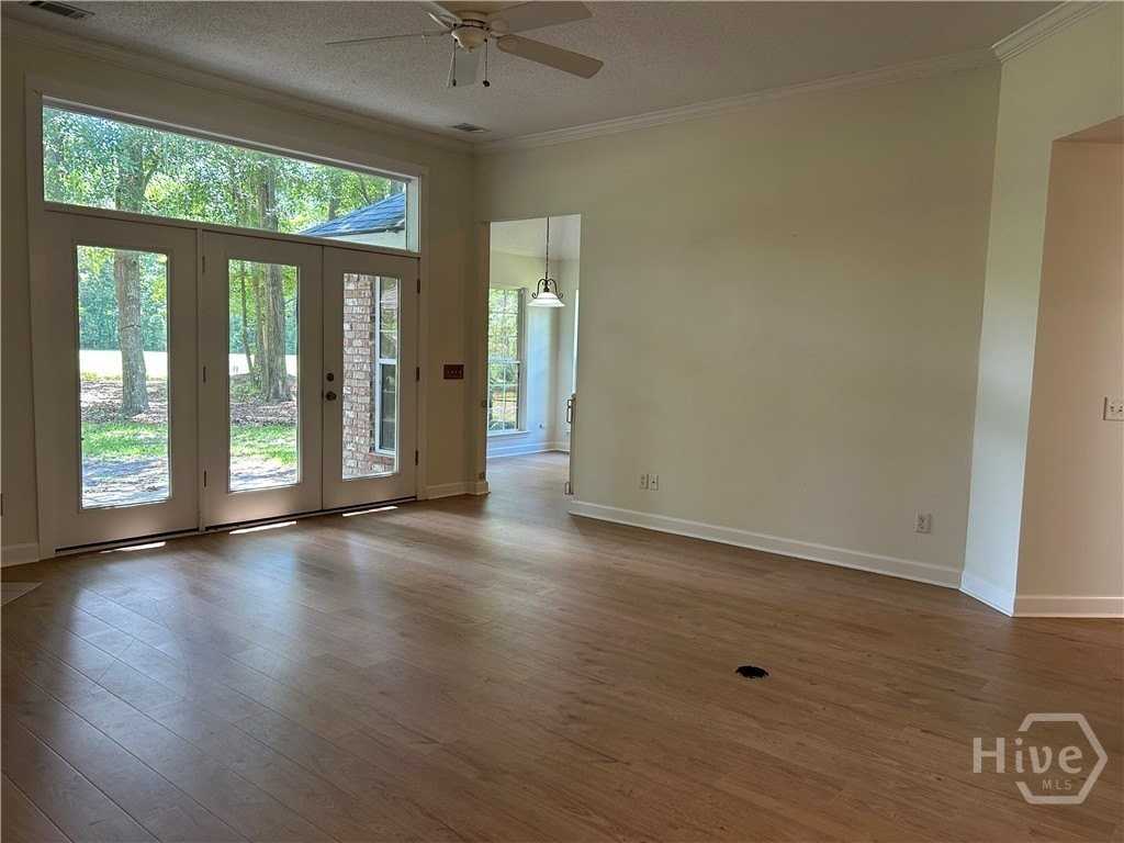 547 Marshview Dr - Photo 4 of 28