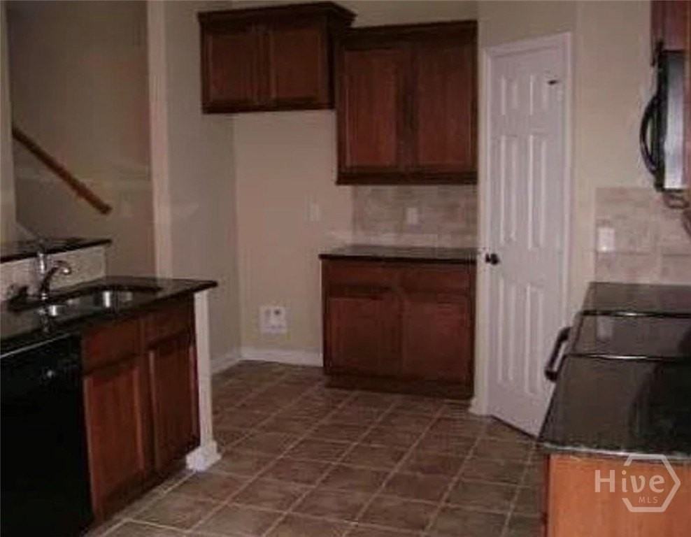42 Weslyn Park Dr - Photo 4 of 12