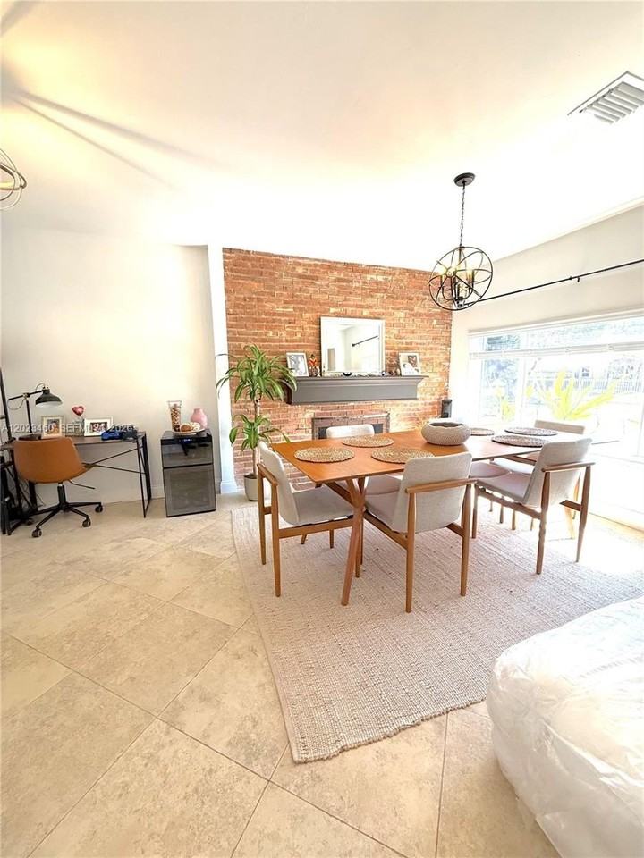 14500 Sw 98th Ave - Photo 6 of 18
