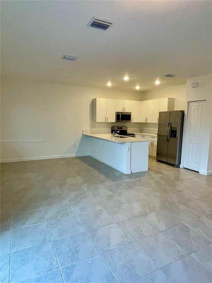 708 Se 13th Ct - Photo 5 of 24