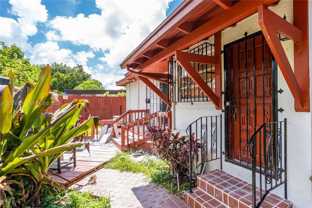 1841 Sw 29th Ave #B - Photo 1 of 1