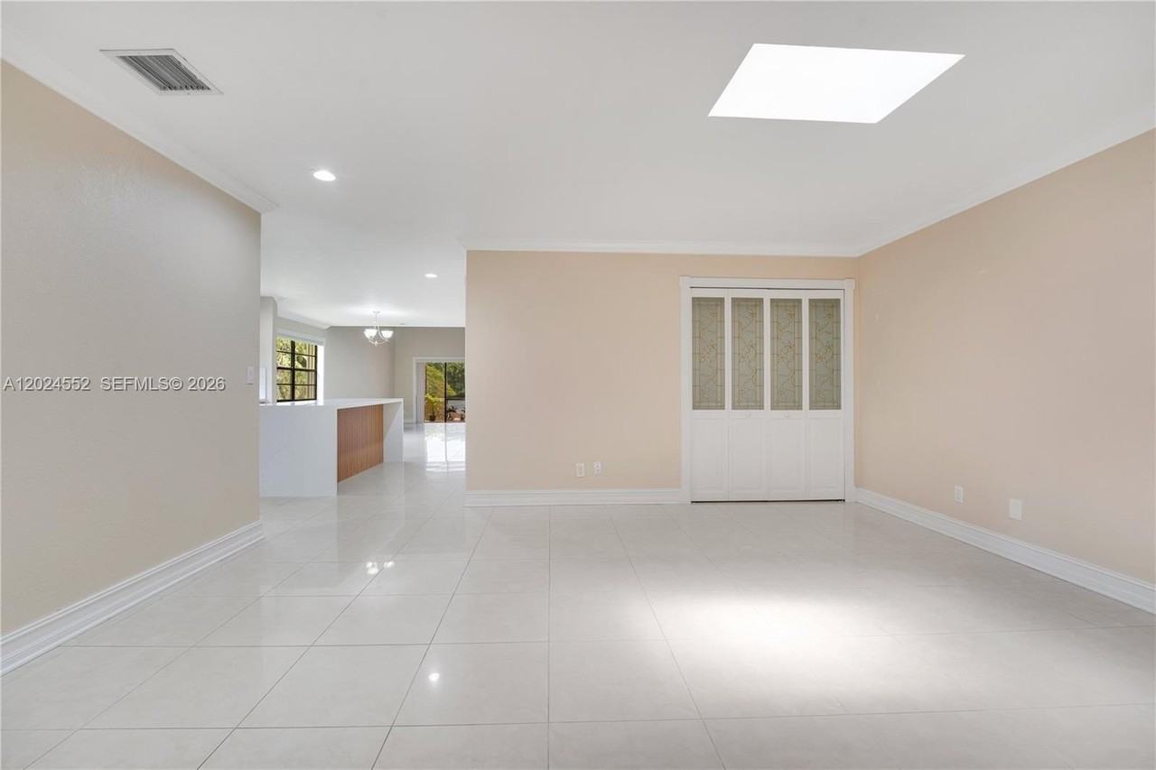 3719 Estepona Ave #18A1 - Photo 5 of 37