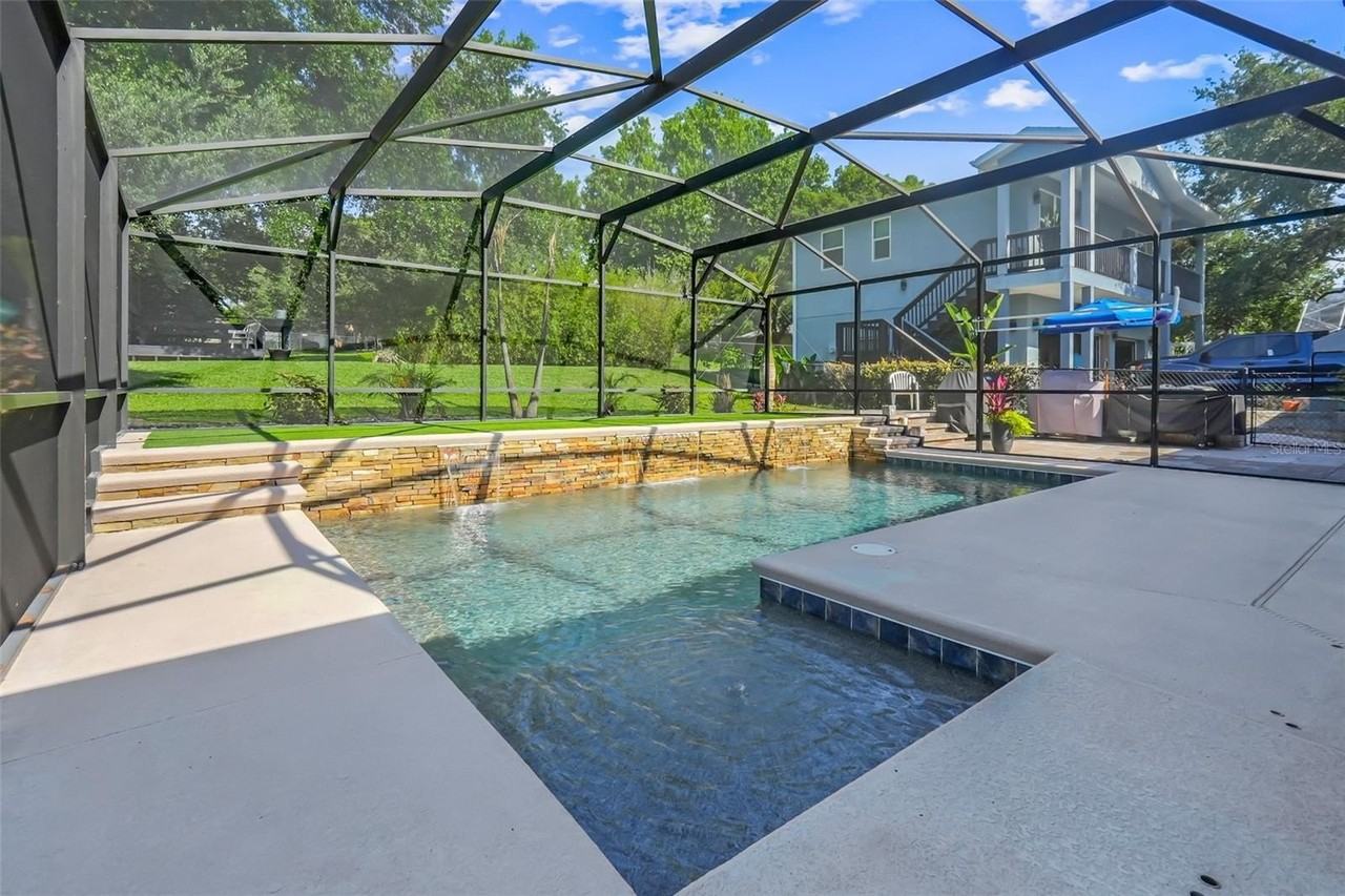 10583 Lake Hill Dr - Photo 2 of 46