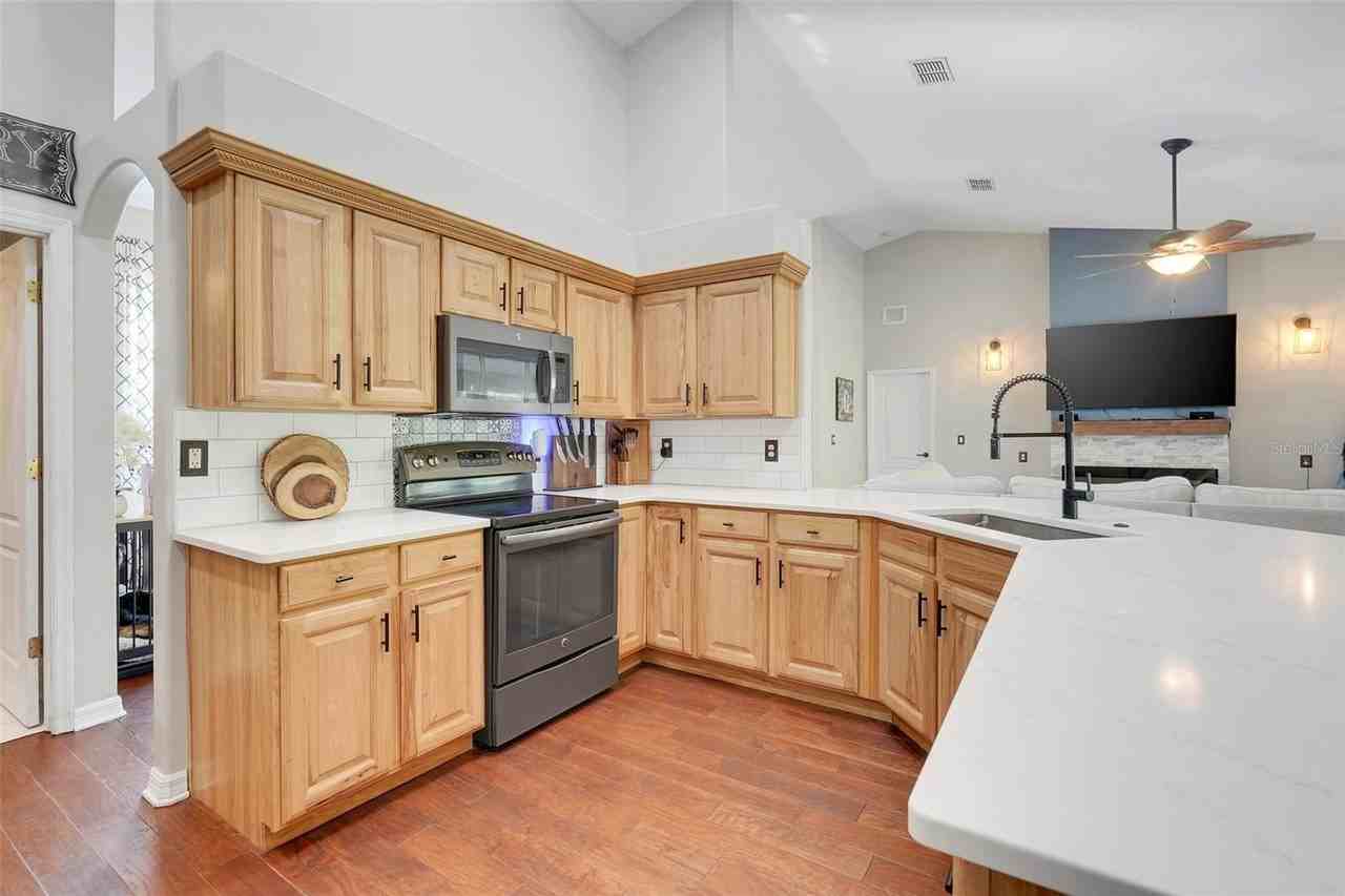 10583 Lake Hill Dr - Photo 6 of 46