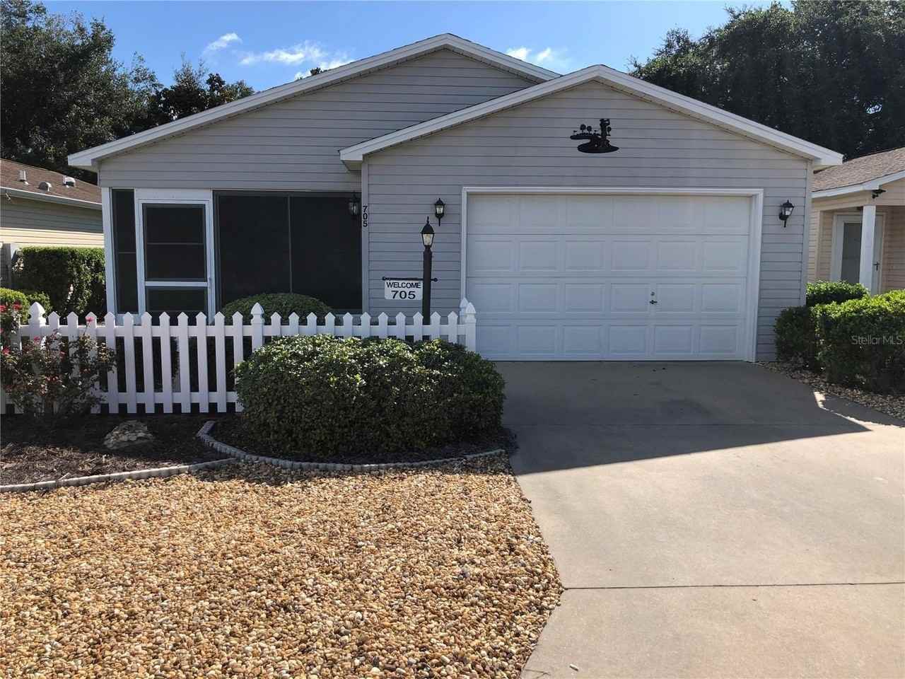 705 Villita Ln