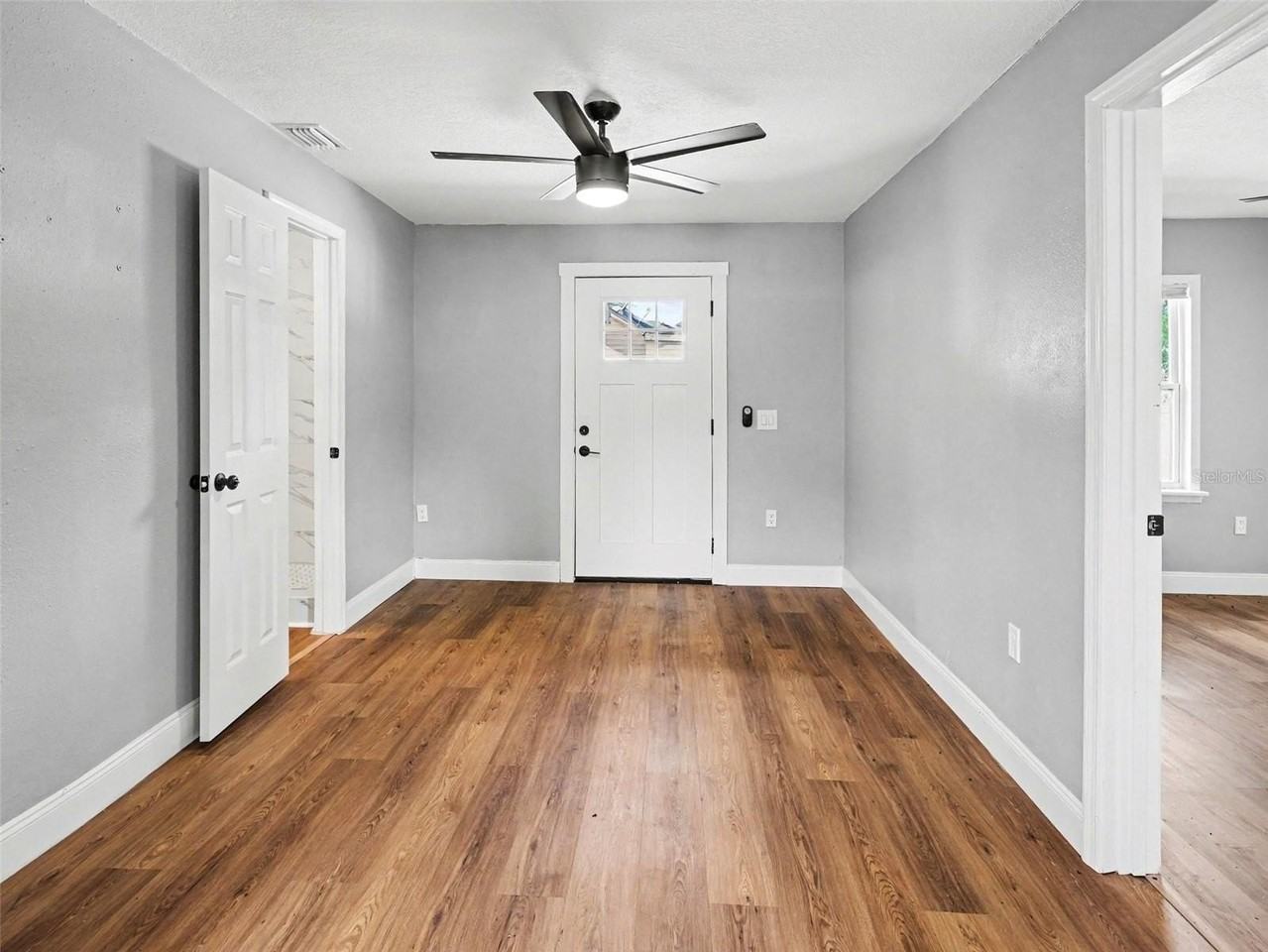 38702 South Ave - Photo 4 of 29
