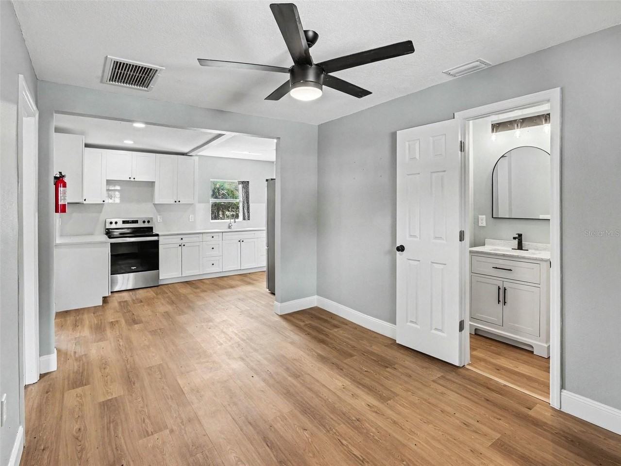 38702 South Ave - Photo 5 of 29