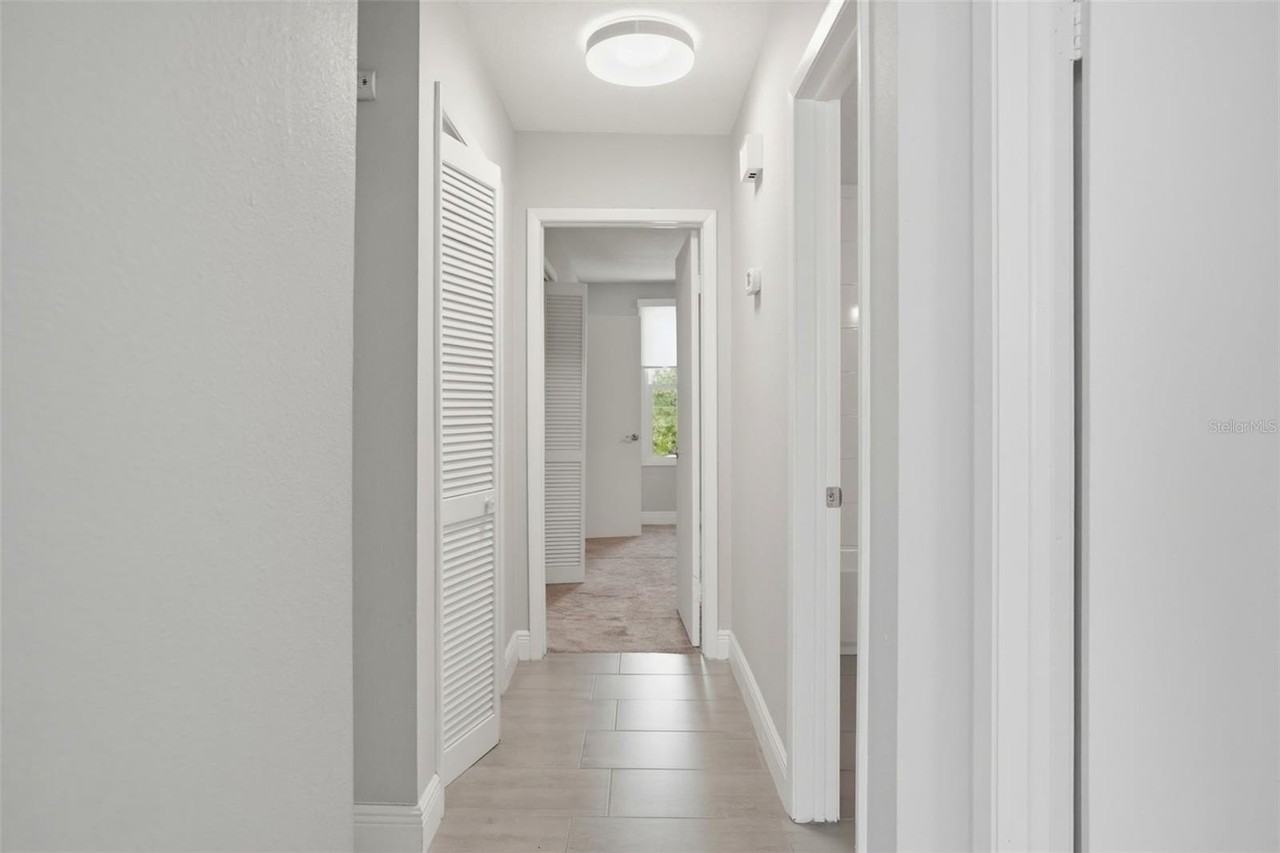 727 N Himes Ave - Photo 6 of 50