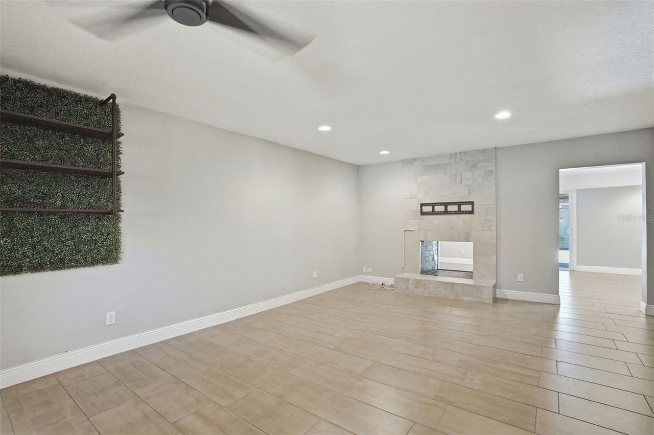 727 N Himes Ave - Photo 7 of 50