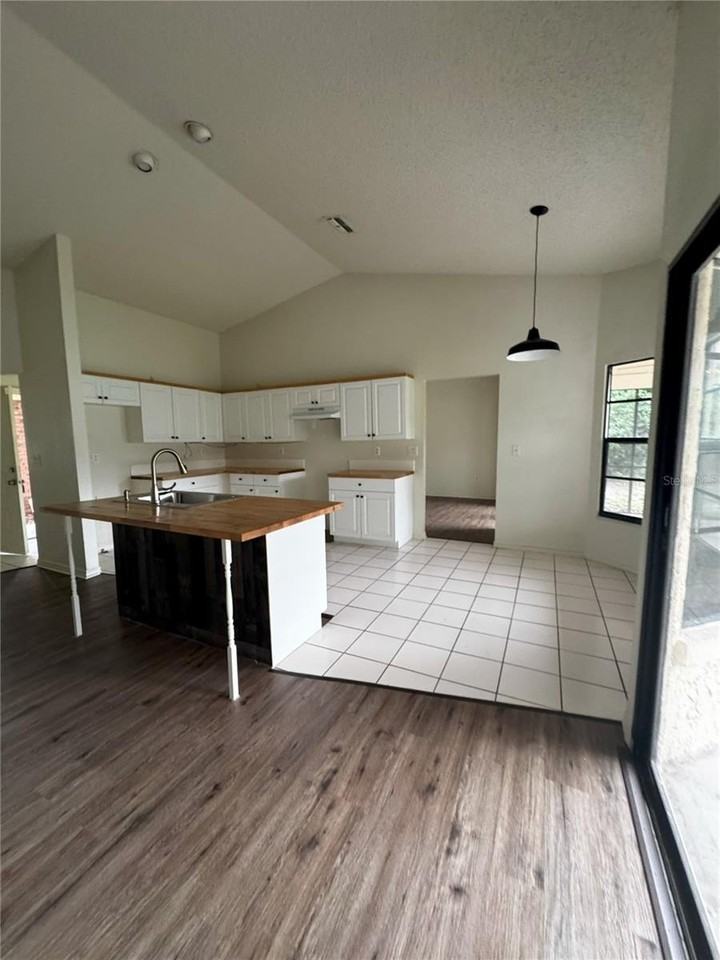 2378 Comerwood Dr - Photo 5 of 18