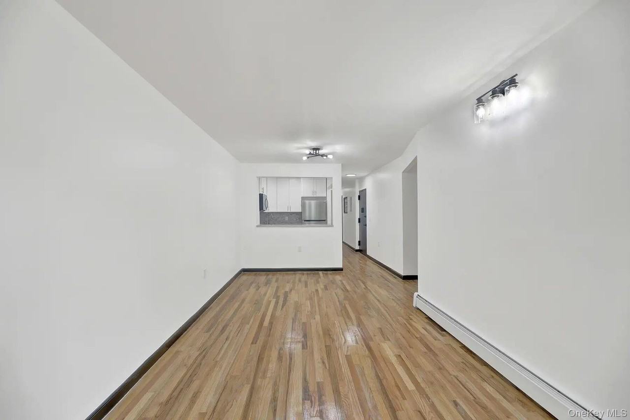 1604 Brooklyn Ave #2 - Photo 5 of 10