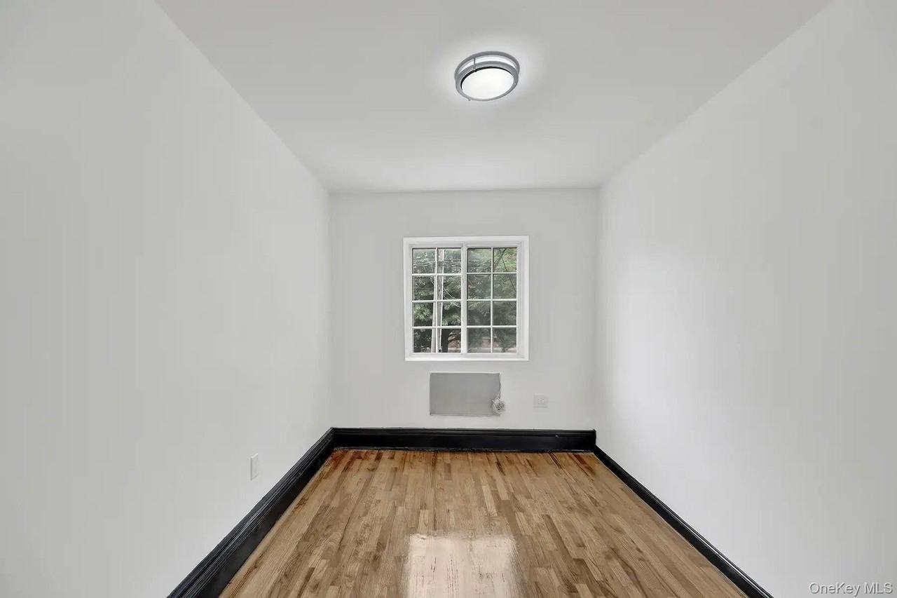 1604 Brooklyn Ave #2 - Photo 7 of 10