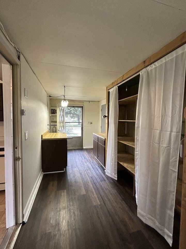 637 W Main St - Photo 2 of 17