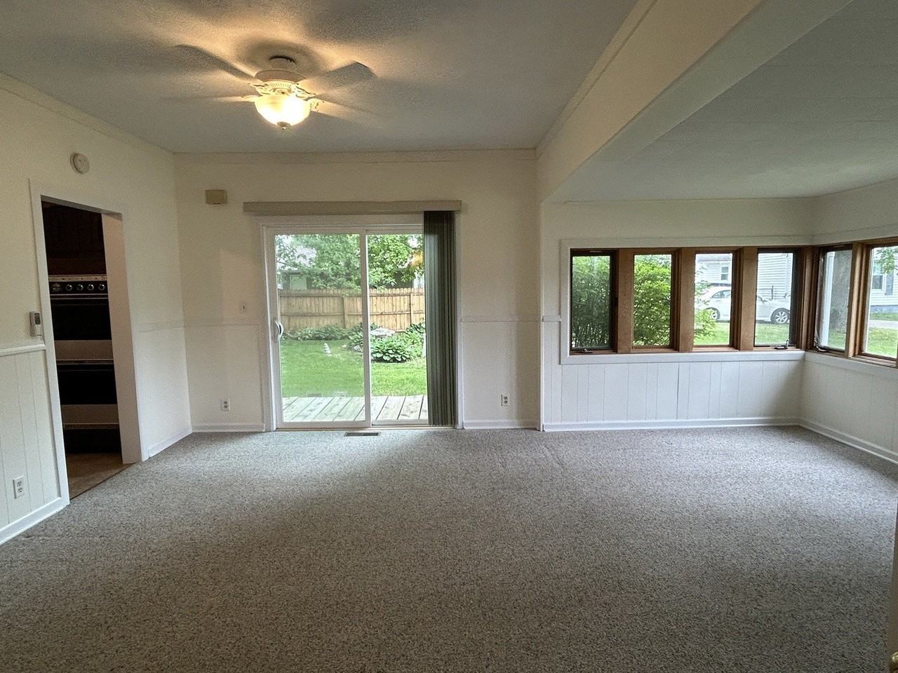 637 W Main St - Photo 5 of 17