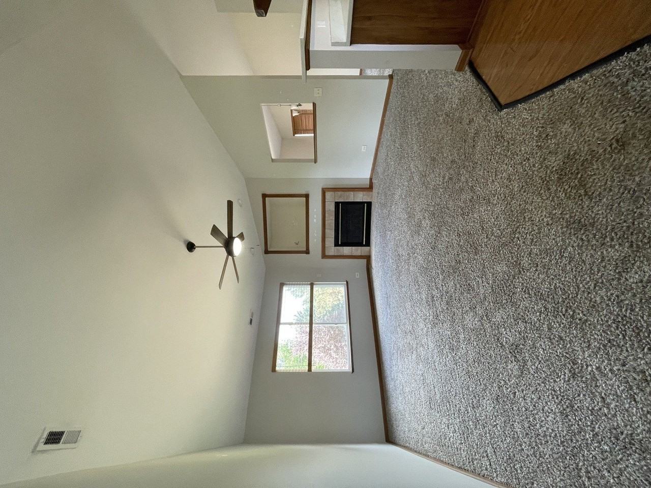 3609 Roanoke Ave - Photo 4 of 19