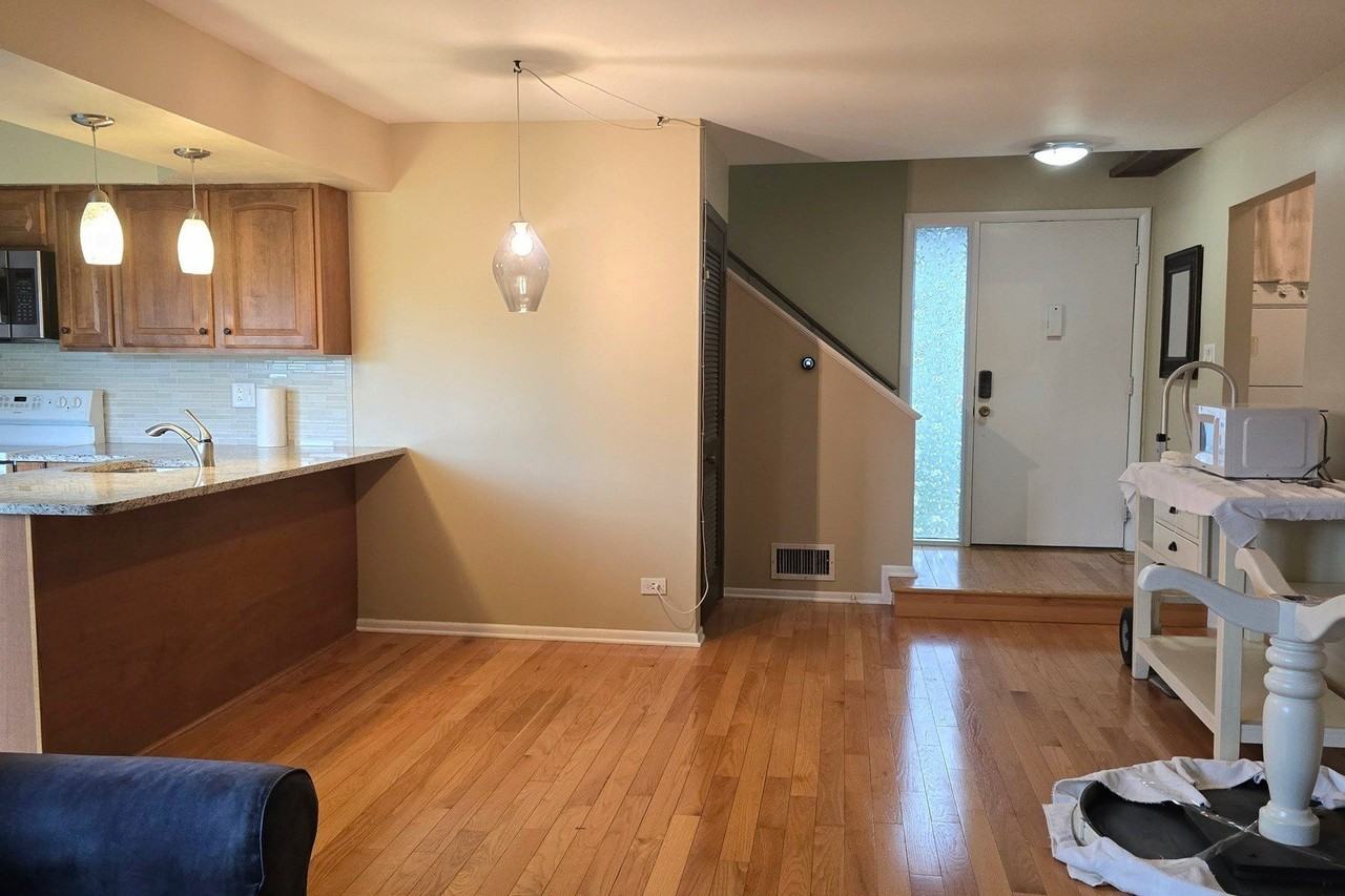 736 Chandler Rd - Photo 4 of 20