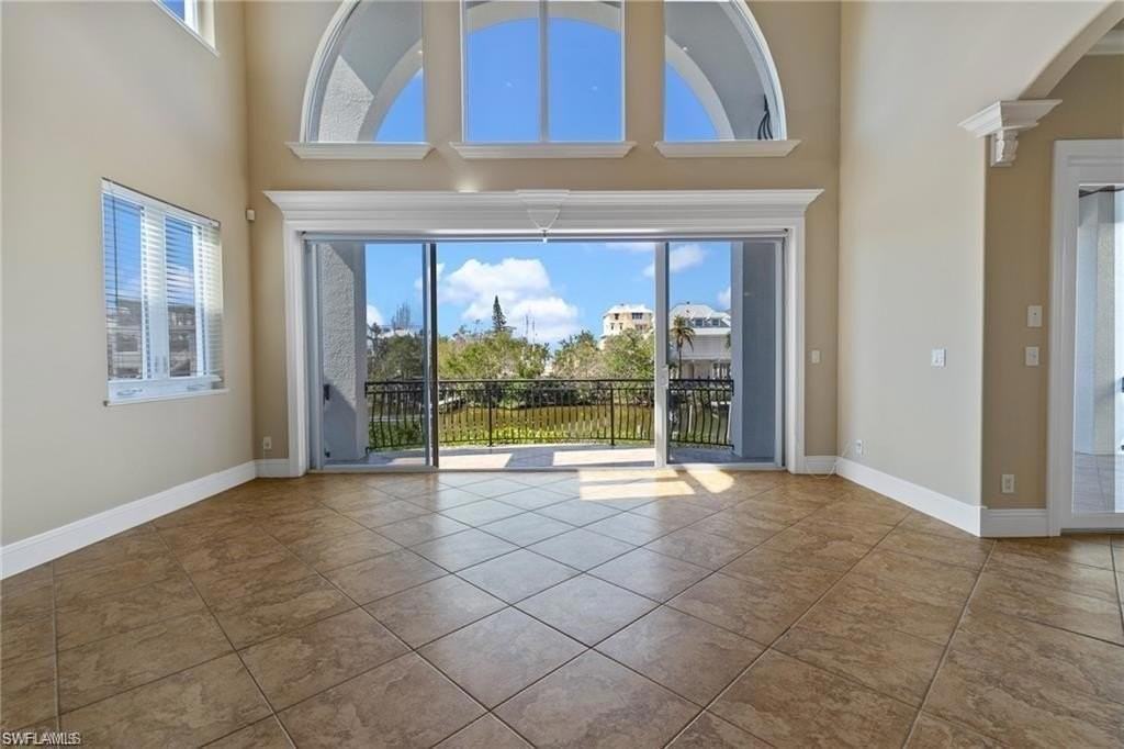 27806 Forester Dr - Photo 4 of 34
