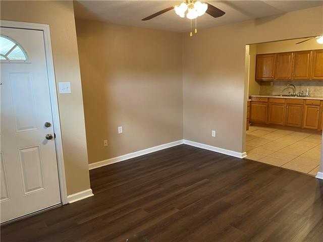 8506 Deerfield Dr - Photo 3 of 14
