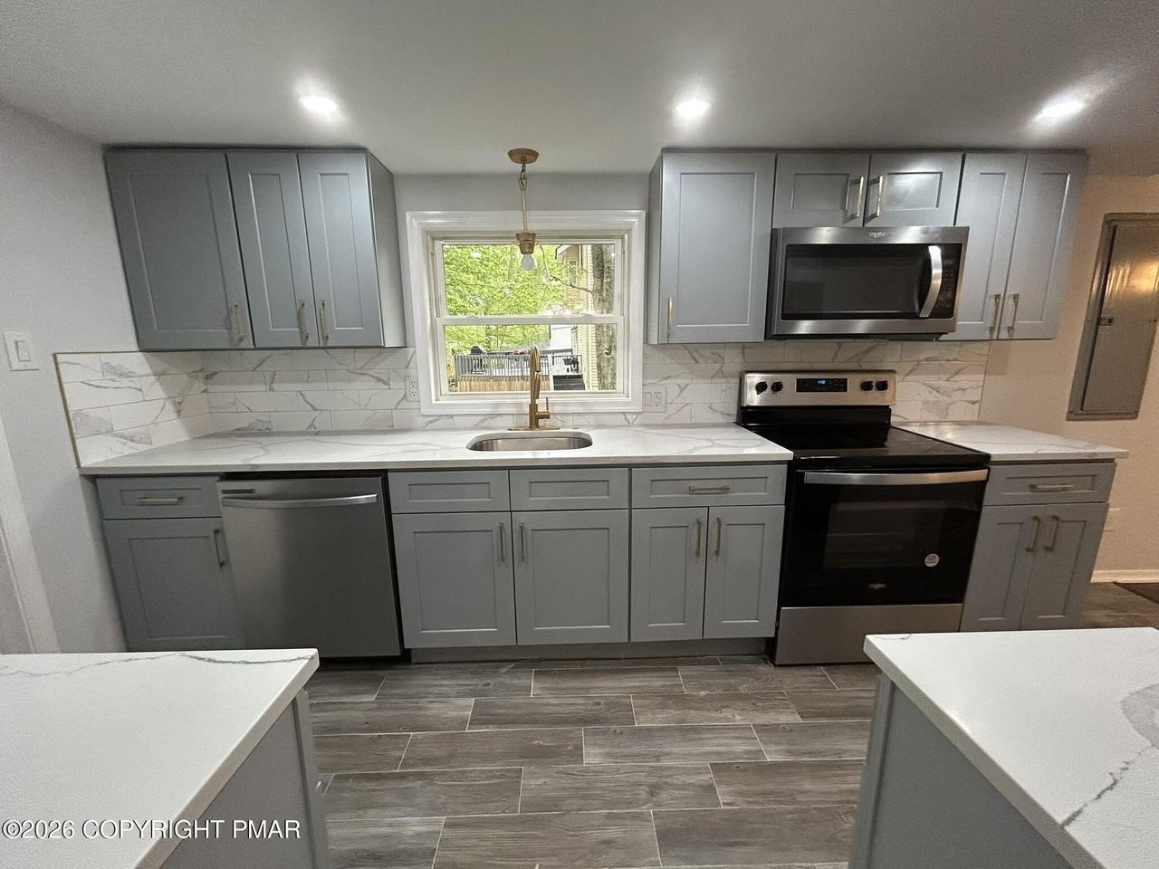 8213 Sunset Dr - Photo 3 of 22