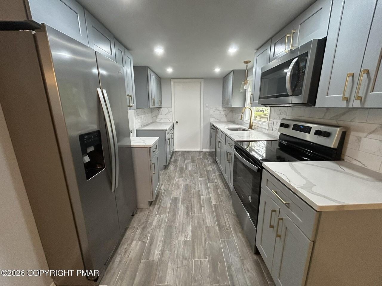 8213 Sunset Dr - Photo 4 of 22
