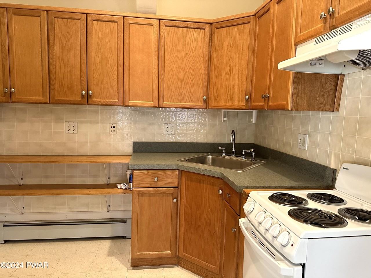 114 8th St #2ndFL - Photo 2 of 7
