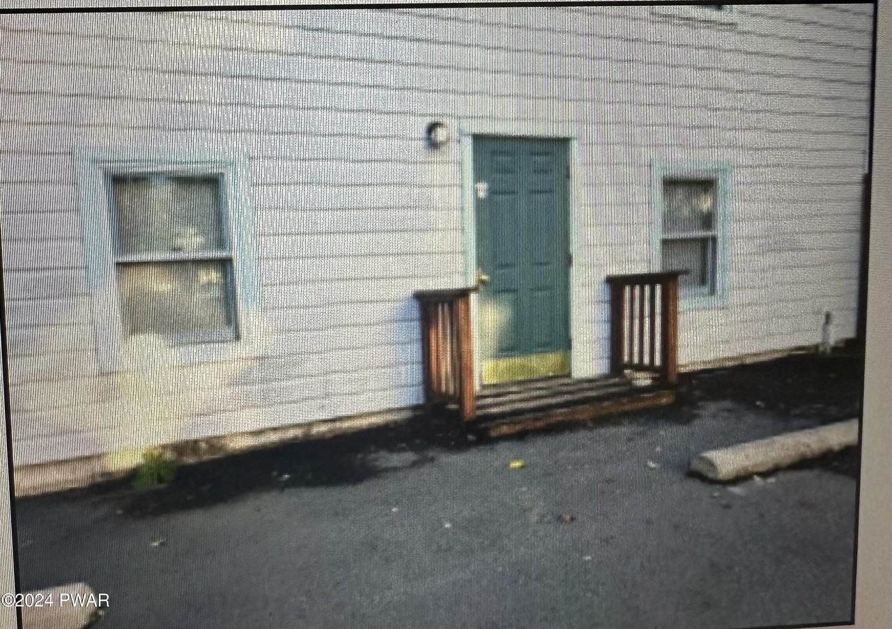 114 8th St #2ndFL - Photo 7 of 7